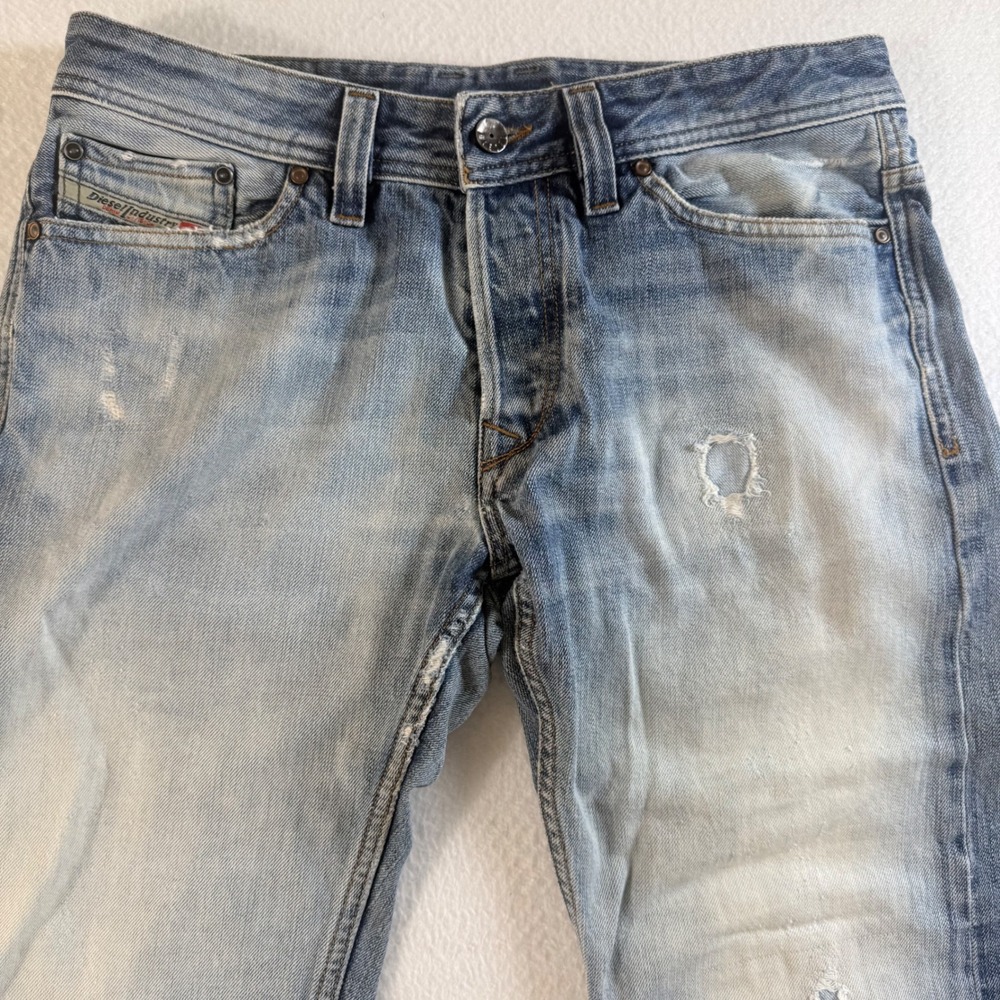 Diesel Viker Jeans Mens 31x32 Distressed Straight Leg Light Wash 008LD Blue